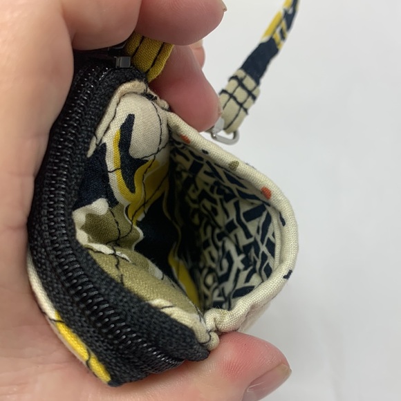 Vera Bradley Dogwood yellow black white floral wristlet ID card holder - Picture 5 of 6